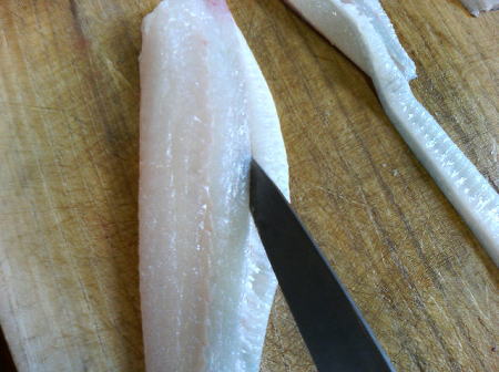 ヒラメ 魚の皮の引き方 動画 魚料理と簡単レシピ
