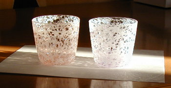 これは花吹雪グラス。るり線巻冷茶碗ではありません。