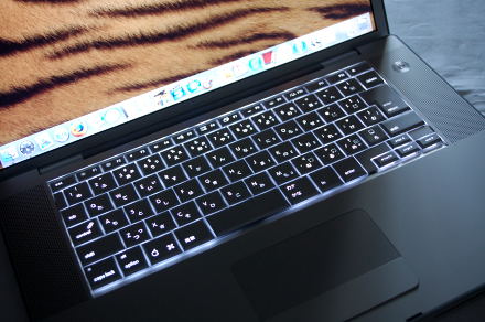 #001　MacBook Pro